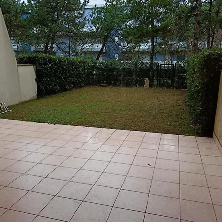 Comfy 80m From Apartment