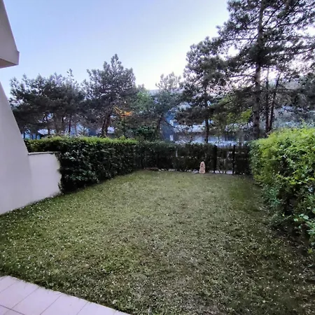 Comfy 80m From Apartment *