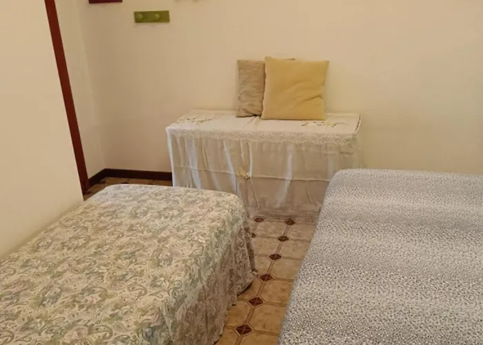 Апартаменты Comfy 80m From